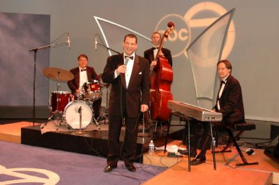 Peter Oprisko--Chicago's Singing Sensation! | Chicago, IL | Variety Band | Photo #2
