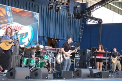 Random Maxx | Milwaukee, WI | Cover Band | Photo #2
