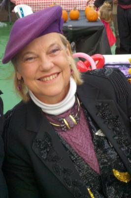 Melody 'Whoopsy Daisy' Newcombe 's Main Photo