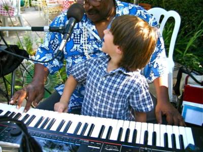 Shampen The One Man Orchestra | San Pedro, CA | 70's Hits One Man Band | Photo #5