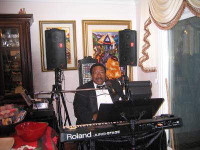 Shampen The One Man Orchestra | San Pedro, CA | 70's Hits One Man Band | Photo #23