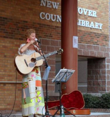 Susan Savia, Versatile Singer/Instrumentalist | Wilmington, NC | Variety Singer | Photo #12