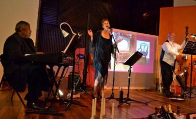 Susan Savia, Versatile Singer/Instrumentalist | Wilmington, NC | Variety Singer | Photo #6