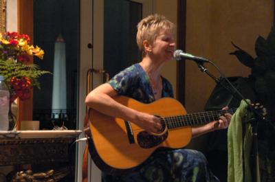 Susan Savia, Versatile Singer/Instrumentalist | Wilmington, NC | Variety Singer | Photo #7
