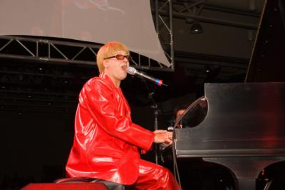 America's Elton John - Lee Alverson | McKeesport, PA | Elton John Impersonator | Photo #7