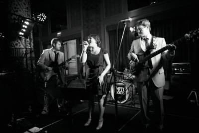 Josh & the Empty Pockets | Chicago, IL | Cover Band | Photo #6