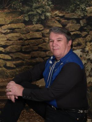 Mike Bryant  | Spokane, WA | Variety Singer | Photo #4