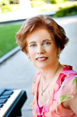 Laura Cummings's Main Photo