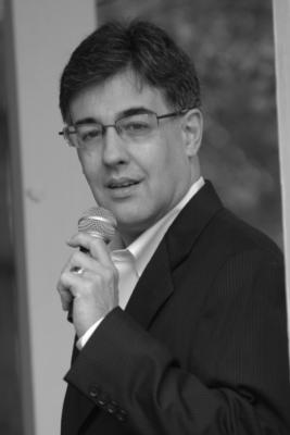 Mike Farina Sings 's Main Photo