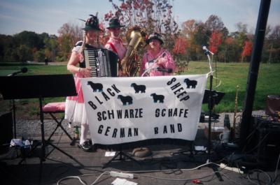 Schwarze Schafe German Band | Worcester, MA | German Band | Photo #5
