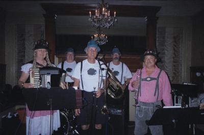 Schwarze Schafe German Band | Worcester, MA | German Band | Photo #12
