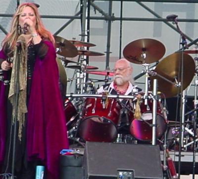 The Chain | Pittsburgh, PA | Fleetwood Mac Tribute Band | Photo #15
