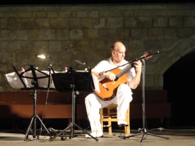 Jose Lezcano | Keene, NH | Classical Guitar | Photo #4