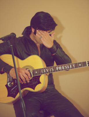 Sing Like The King Presents Manny Triana As Elvis! | Arlington, TX | Elvis Impersonator | Photo #4