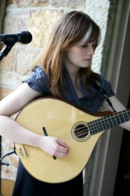 Lindsay Straw | Boston, MA | Folk Acoustic Guitar | Photo #11