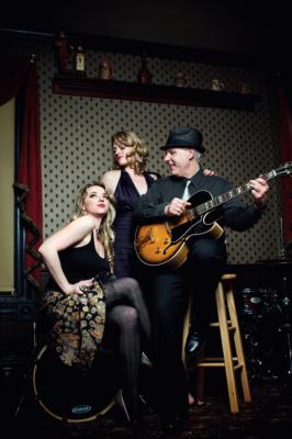 Amber Rae and The Swinging Foxes's Main Photo