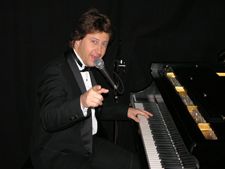 Dan Mudd | Pasadena, CA | Pop Piano | Photo #2