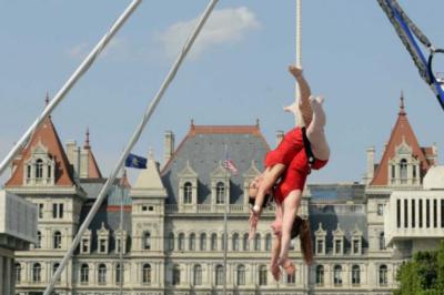 Airly Acrobatics | Boston, MA | Trapeze Artist | Photo #16