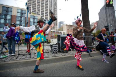 Barrel Full Of Monkeys Entertainment | Berkeley, CA | Clown | Photo #15