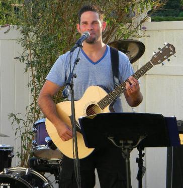 Michael Tesler - Acoustic Musicians | Bethpage, NY | Acoustic Guitar | Photo #2