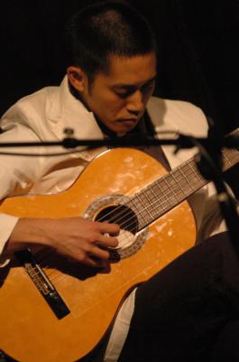 Barmey Ung | Chicago, IL | Acoustic Guitar | Photo #2