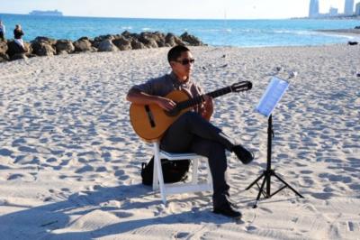 Barmey Ung | Chicago, IL | Acoustic Guitar | Photo #4