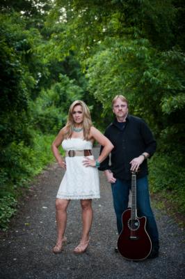 Suzy Estrada | Annapolis, MD | Acoustic Duo | Photo #5