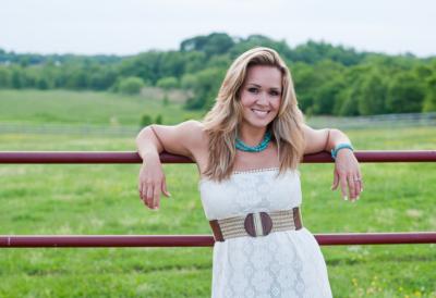 Suzy Estrada | Annapolis, MD | Acoustic Duo | Photo #6