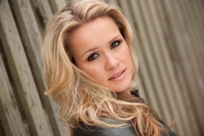 Suzy Estrada | Annapolis, MD | Acoustic Duo | Photo #2
