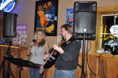 Suzy Estrada | Annapolis, MD | Acoustic Duo | Photo #9