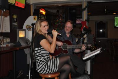 Suzy Estrada | Annapolis, MD | Acoustic Duo | Photo #14