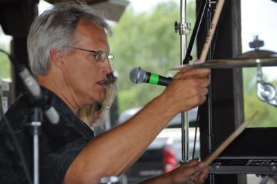 One Ping Only Band | Fontana, WI | Cover Band | Photo #4