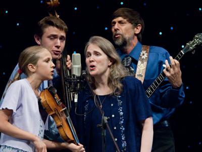 The Farnum Family | Galena, MO | Variety Band | Photo #3