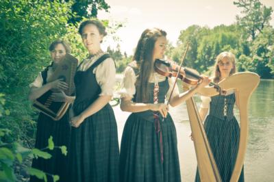 Janna Bisceglia & Whispering Roses | Portland, OR | Harp | Photo #4