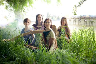 Janna Bisceglia & Whispering Roses | Portland, OR | Harp | Photo #7