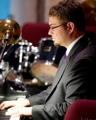David Hartley: Singer, Pianist, Trumpeter | Lake in the Hills, IL | Classical Singer | Photo #6