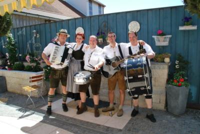 Happy Hour Tanz-/party-/stimmungsband | Beverly Hills, CA | German Band | Photo #7