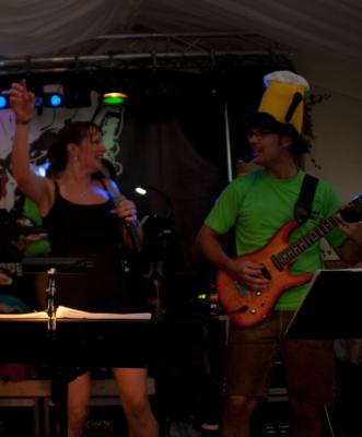 Happy Hour Tanz-/party-/stimmungsband | Beverly Hills, CA | German Band | Photo #10