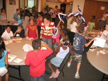 Kidney Impressions | Knoxville, TN | Balloon Twister | Photo #10
