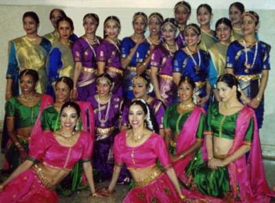 Bellytwins: BOLLYWOOD DANCE COMPANY | Beverly Hills, CA | Bollywood Dancer | Photo #3