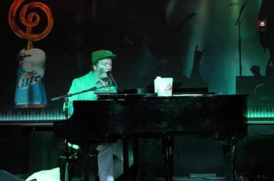 Ace Dexter - Singer/Piano Player | Chicago, IL | Top 40 One Man Band | Photo #2