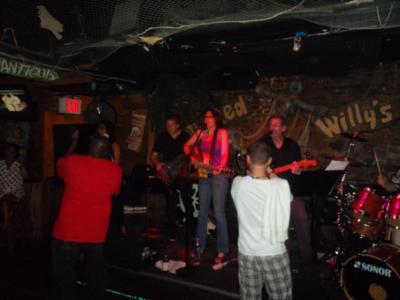 Lori Behrman Band | Brooklyn, NY | Cover Band | Photo #10