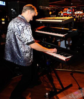 Metrobeat | Calgary, AB | Dance Band | Photo #9